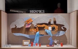 Automne 2016 – Vitrines d’Automne Hermès France 2016, Avenue Georges V Paris.