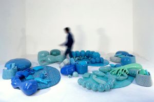 Emilie Faïf, plasticienne, avril 2021, 
Installation textile itinérante « On n’est jamais trop petit pour lire », Pas-de-Calais. Elles évoquent l’univers onirique des lectures enfantines et pourront être manipulées par les enfants comme par les médiateurs pour devenir tour à tour marionnette, cabane, animal fantastique ou encore personnage imaginaire.