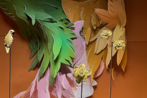 Angèle Guerre, visual artist, November 2025, ‘Ode to Nature by Van Cleef & Arpels’, Galerie du Patrimoine, 20 Place Vendôme, Paris. For this VCA exhibition, Angèle Guerre creates a scene inspired by an imaginary plant and animal world, a poetic tribute to nature, enhanced by the Maison.