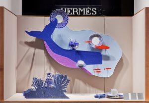 Fall 2016 – Fall windows, Hermès France 2016, Avenue Georges V, Paris.