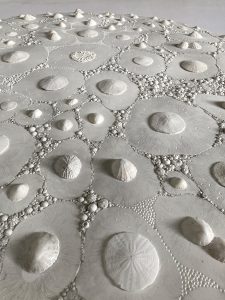 Eudes Menichetti, White Actiniaria, detail, polyurethane resin, patina, shells, 2023, 100 cm x 92 cm, original piece