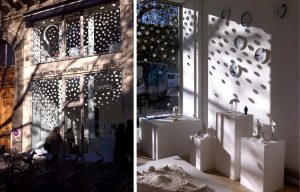 A beautiful snowflake shower for an enchanting  Christmas ambiance