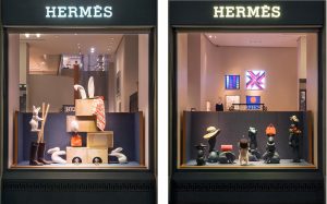 January 2018 – Hermès Swiss windows – House of games. The story unravels in multiple scenarii incorporating the collections as tools to the magic tricks.