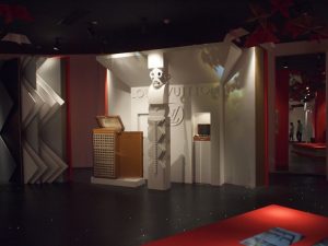 April-October 2010 – 1920-1931 exhibitions are mentioned through a scenography inspired by the Louis Vuitton personal archives.