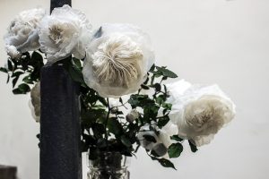 GALERIE LA MARRAINE, MUSÉE DU LUXEMBOURG, Paris – Exhibition ‘Après Fantin-Latour’- Floral creation inspired by the art of painter Henri Fantin Latour. Upcycling artist. 