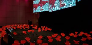 April 2019. Kenzo “for a beautiful world” at the Palais Brongniard of Paris. More than 10 years ago, born from a poetic metamorphosis of abandoned plastic materials found in the nature, are William Amor’s Poppies. 