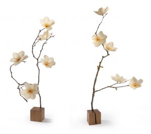 May 2019. Auction Sale “Material & Manner” in Drouot Estimations Paris. On this occasion, WIlliam Amor upcycling artist presents two works from the “Clematis Petroliferus Peach Blossom” edition, pleated clematis rods and beaded in recycled plastic bags and stabilized Parisian plane tree branch.