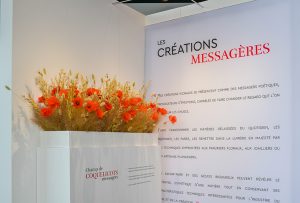 William Amor, upcycling artist, Pochet-Company-Puzzle Party, October 2019. Creation of three floral installations at the Monaco Fairmont Hotel, «Pastoral poppies». Poppies made from recycled plastic bags, vegetal dye, pleating. © photo Richard G.
