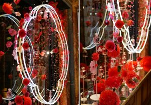 William Amor, upcycling artist, floral creation for the launching of Mon Guerlain, Bloom of Rose fragrance, March 2020. Guerlain windows of 68, Champs-Elysées store. The poetry of the installation is enhanced by a rain of rose petals with crystalline rendering and powdery tones that glisten and play with the light.