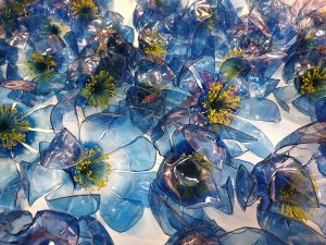 William Amor, upcycling artist, Creation of five sculptures “Métamorphoses arborescentes” made from plastic waste for Havas, Paris, December 2022. Work in progress