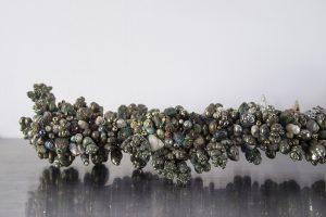 Eudes Menichetti, Canne clé, détail, nickel, babioles et clous variés, 2023, 100 cm x 13 cm, pièce unique