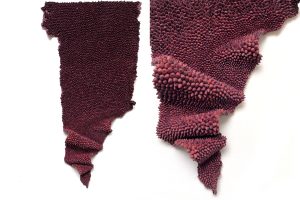 Valérie Henry – House of Talent, vente d’œuvres d’art contemporaines. Mylinh Nguyen, Pli pourpre, argile synthétique, 2025, 40 cm x 37 cm, pièce unique