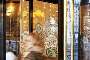 La Brasserie Wepler, située dans le XVIIIe arrondissement, est un haut lieu de le Place Clichy, rendez-vous des écrivains et des artistes. La création de trois fresques murales est confiée à Mathilde Jonquière pour l’espace de la terrasse ouverte. 