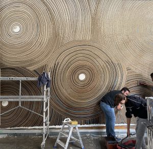 Mathilde Jonquière, artiste mosaïste, octobre 2021, fresque Hors du temps, 20m2 pour Vinci Immobilier, Paris XV. 