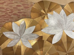 Mathilde Jonquière, artiste mosaïste, mai 2023, fresque originale en mosaïque de 13m2 pour la boutique Cartier à Hangzhou.