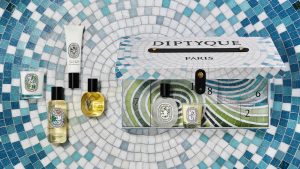 Mathilde Jonquière × Diptyque, Un été au jardin des Eaux, juin 2026, Paris. En résonance avec le parfum Eau des Sens et la collection, Mathilde Jonquière a réalisé sept tableaux originaux, portant l&rsquo;univers visuel de la collaboration au-delà de l&rsquo;objet. © Christophe Coënon