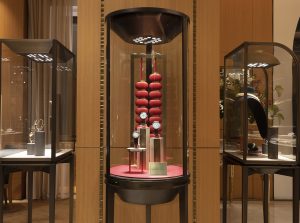 Soline d’Aboville, scénographe, janvier 2020, Nouvel An Chinois, showcase Cartier, développé sur l’ensemble du réseau des boutiques Cartier. 